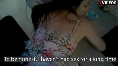 Ho aiutato la matrigna della mia amica a portare i pacchi nell appartamento di conseguenza mi ha scopato